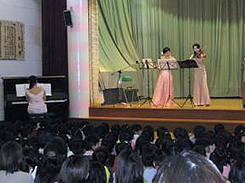 �ۈ牀�E�c�t���ł̉��t�̗l�q